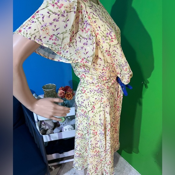 NWT $150 Nicole Miller NY Floral Faux Wrap Dress | Yellow Bright Classic Dress - Picture 4 of 14